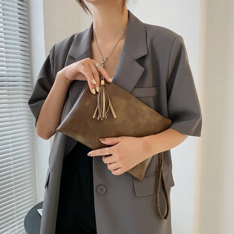 Fall/Winter Bestseller Textured Clutch Bag for Women – Vintage Pleated Tassel Underarm Shoulder Bag